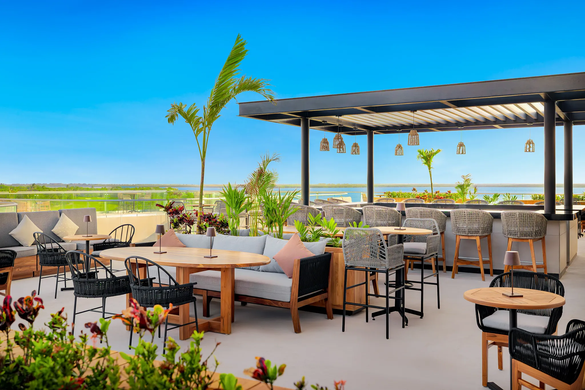 HYVGI-EXT-Serenity-Lounge-AFC