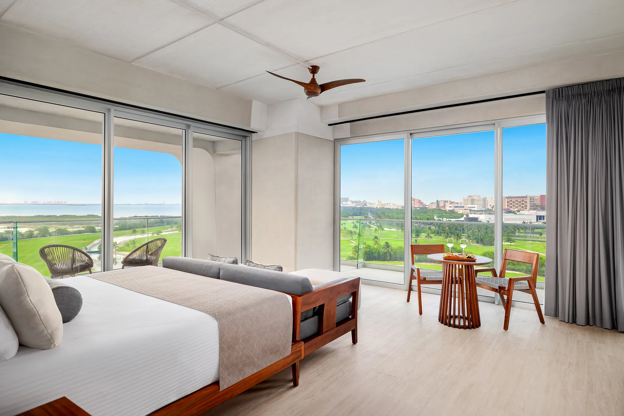 Vantage Club Corner Suite Golf & Ocean View