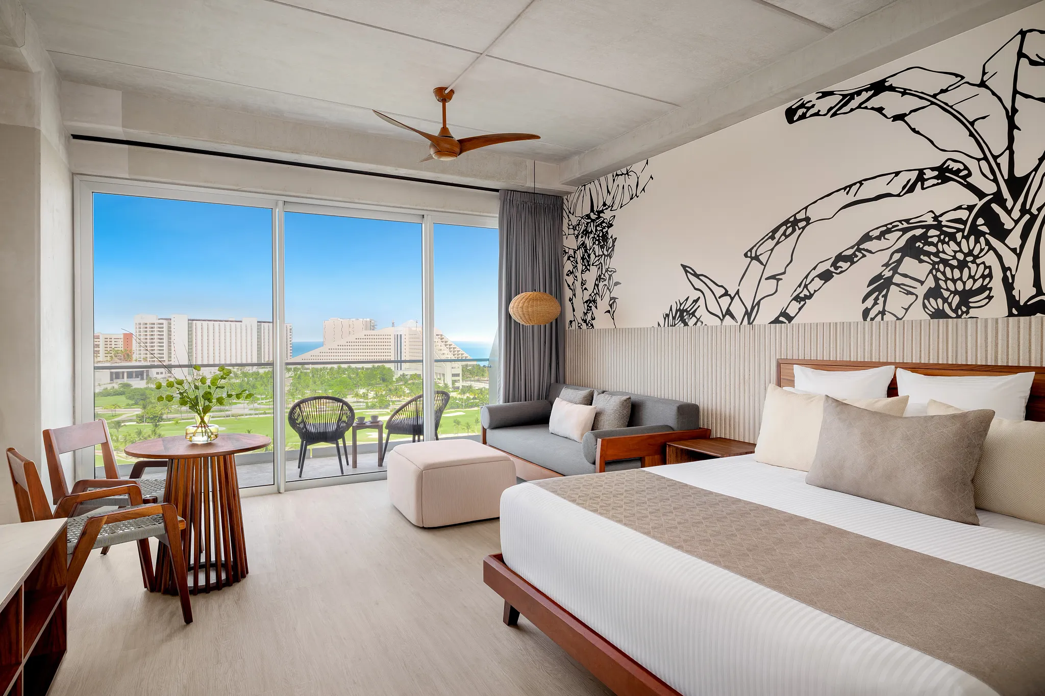 Vantage Club Junior Suite Golf & Ocean View
