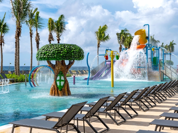 Hilton-Tulum-Riviera-Maya-All-Inclusive-Resort-202307-CUNHTM-08_Kids-Splash-Zone (1)