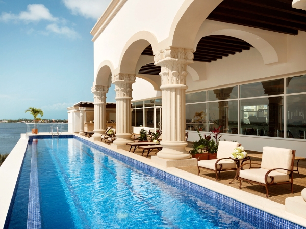 Hyatt-Zilara-Cancun-202404-CUNHZC-23_Fitness-Center-Lap-Pool