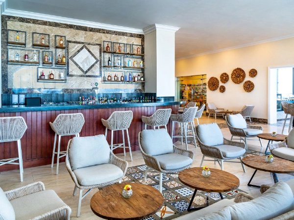 Jewel-Grande-Montego-Bay-Resort-and-Spa-202305-MBJJGM-19_Sentry-Lobby-Bar