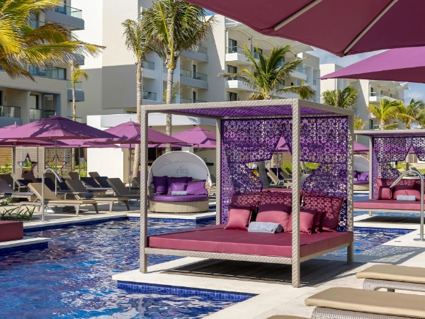 Planet-Hollywood-Adult-Scene-Cancun-An-Autograph-Collection-All-Inclusive-Resort-Adults-Only-202306-CUNADT-03_PH-Adult-Scene-Pool