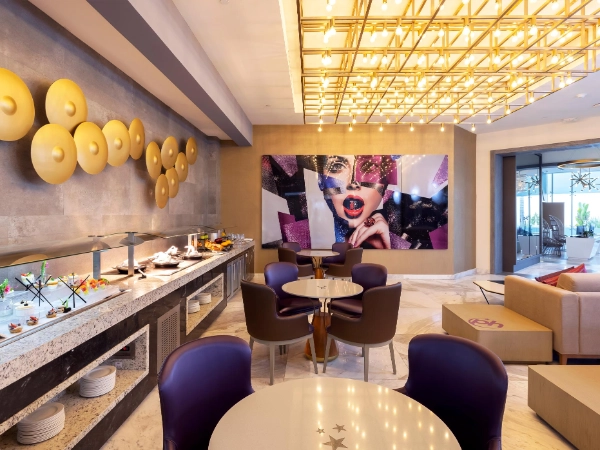 Planet-Hollywood-Adult-Scene-Cancun-An-Autograph-Collection-All-Inclusive-Resort-Adults-Only-202306-CUNADT-16_Adult-Scene-Front-Desk