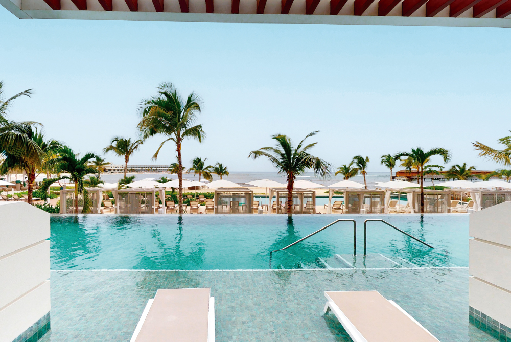 Swim Out Deluxe Junior Suite
