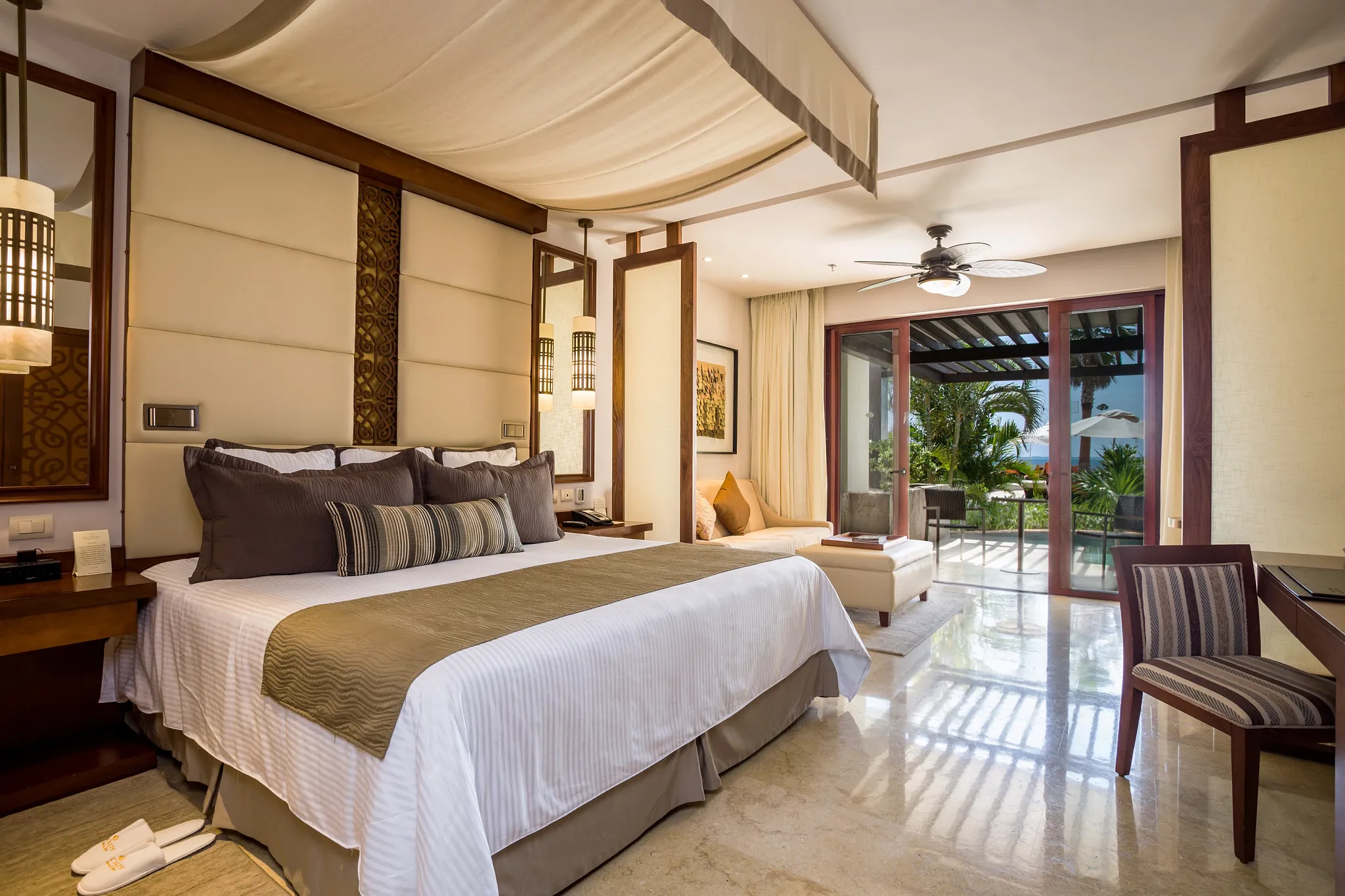 Preferred Club Junior Suite Ocean View Swim Out