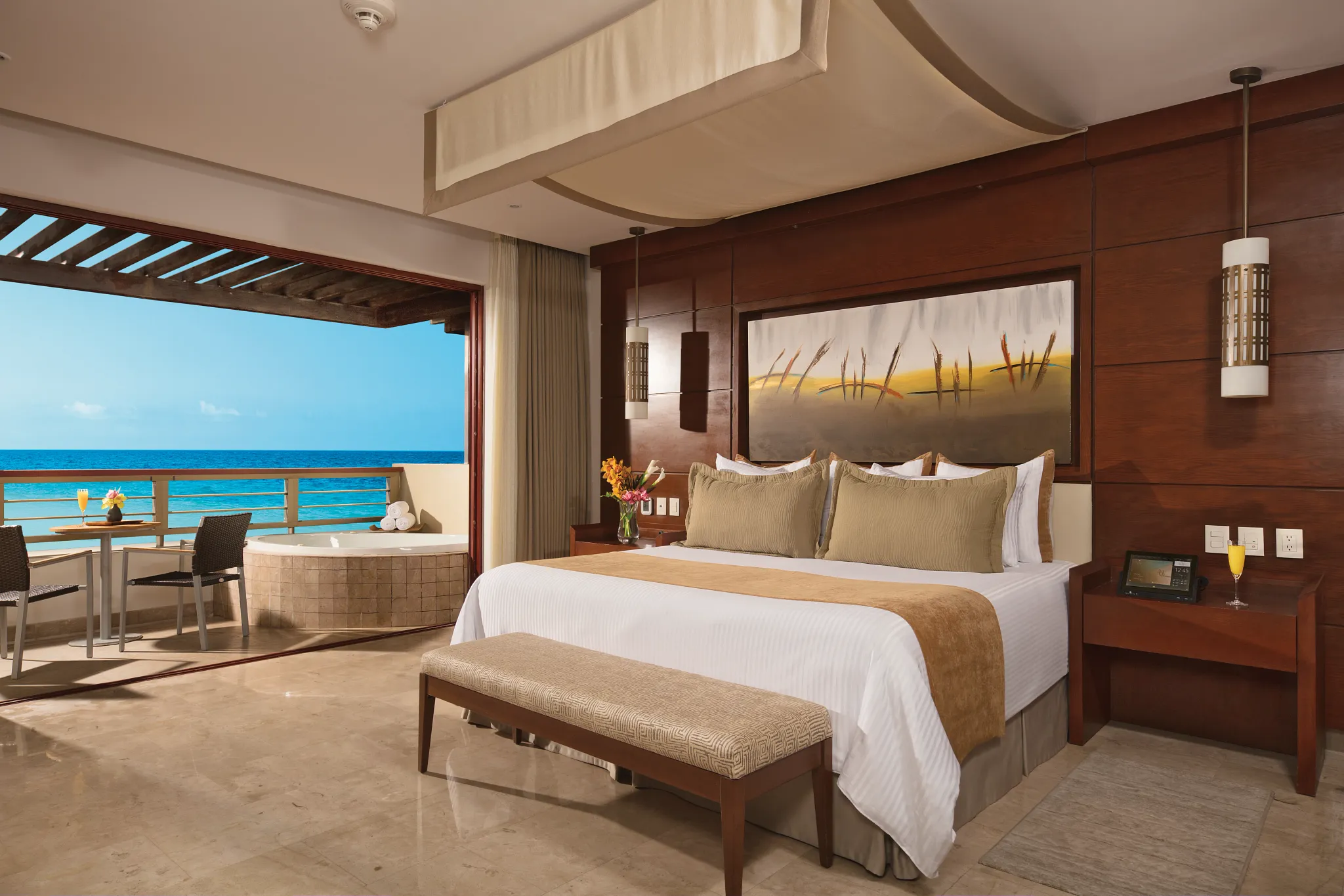 Preferred Club Master Suite Ocean Front