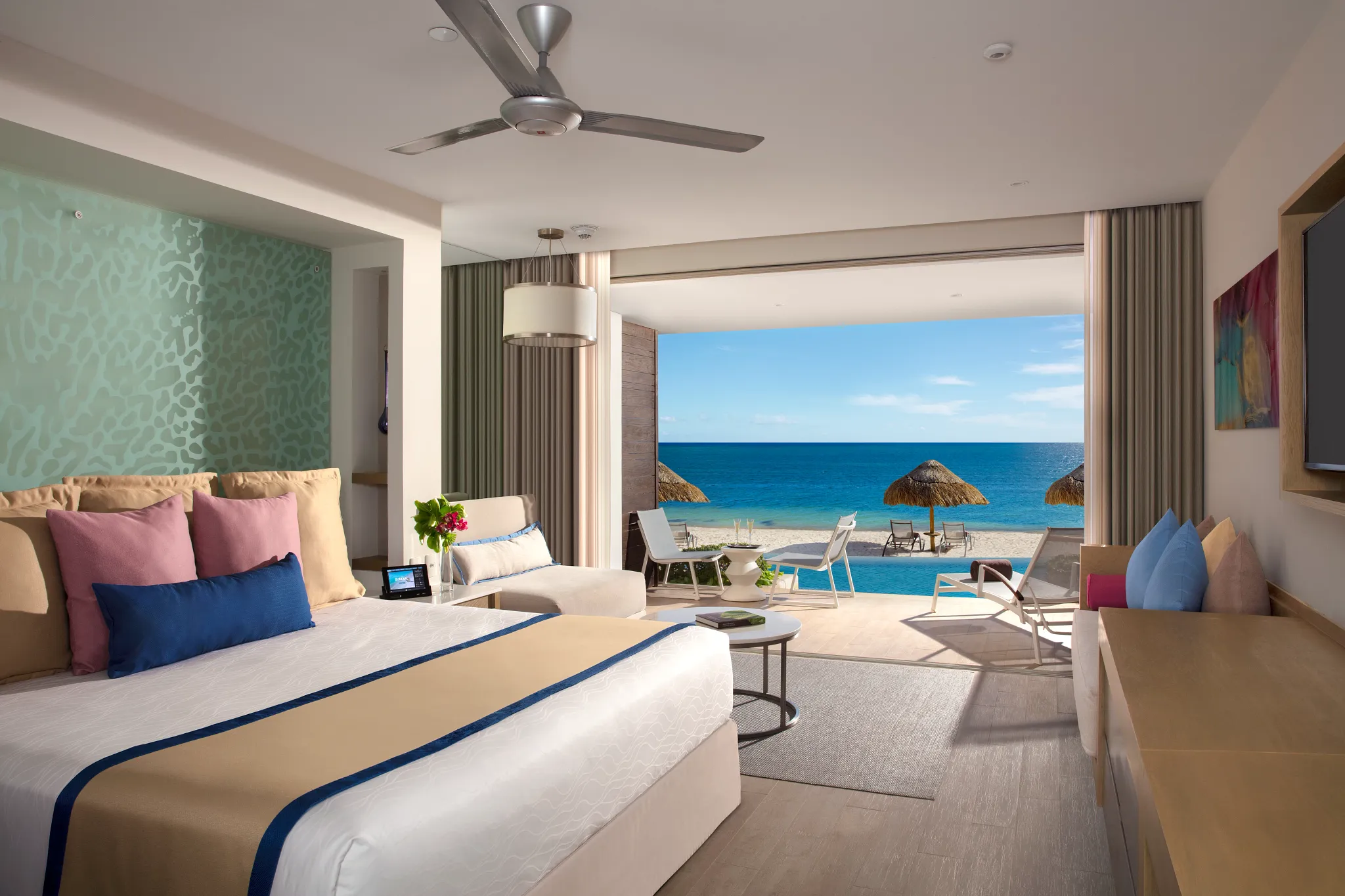 Preferred Club Junior Suite Swim Out Ocean Front