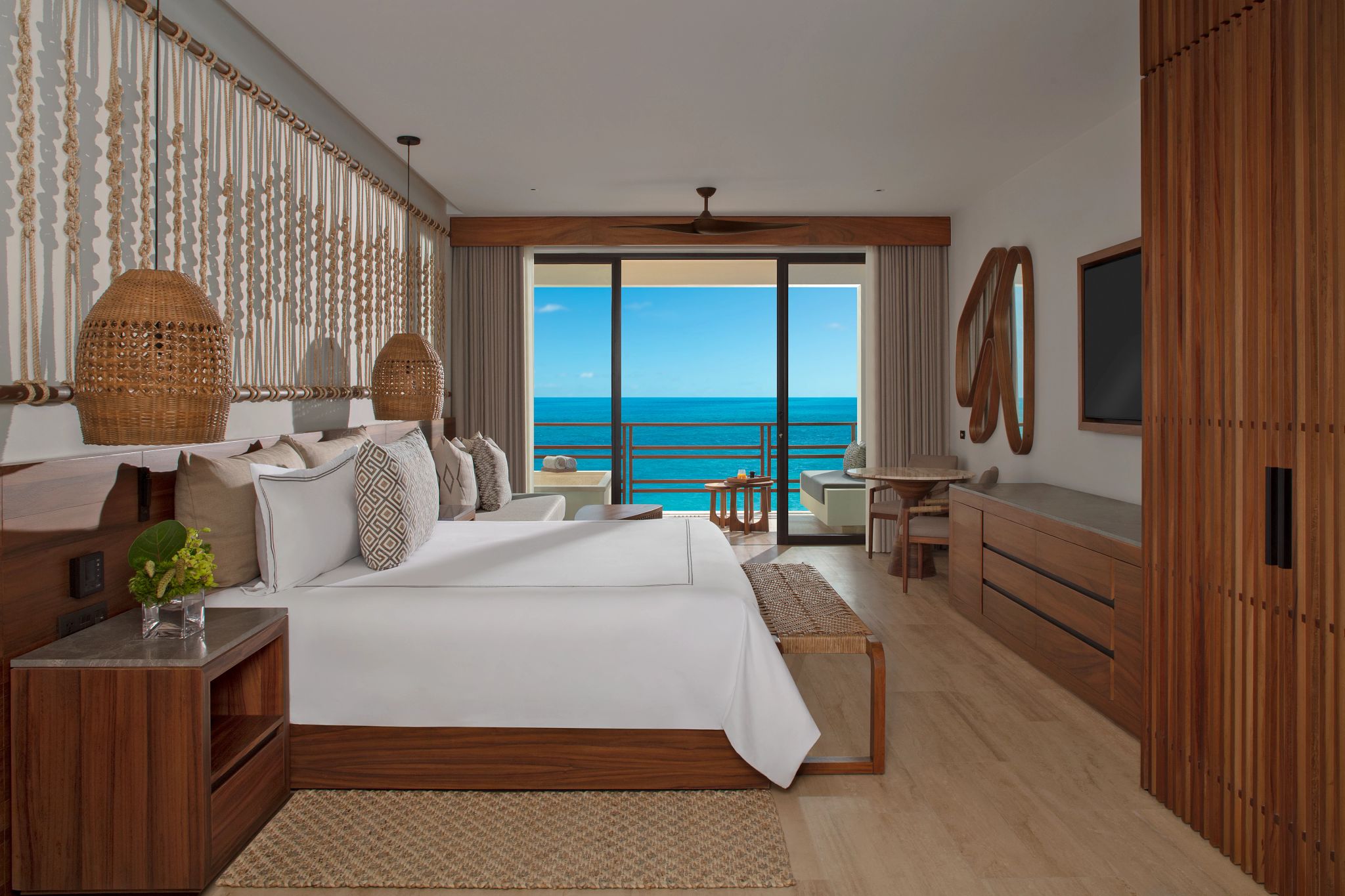 Preferred Club Junior Suite Ocean Front