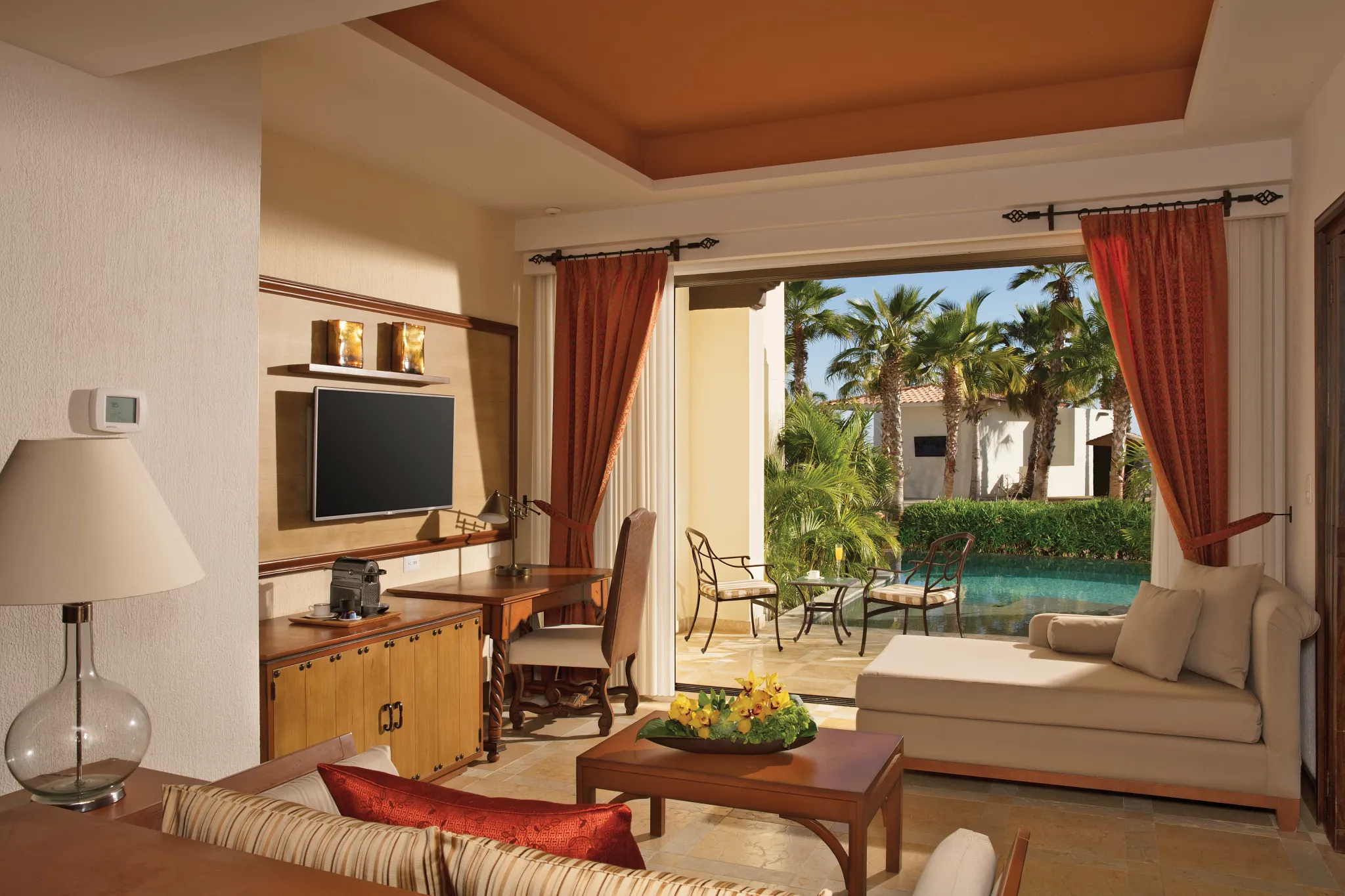Master Suite Swim Out
