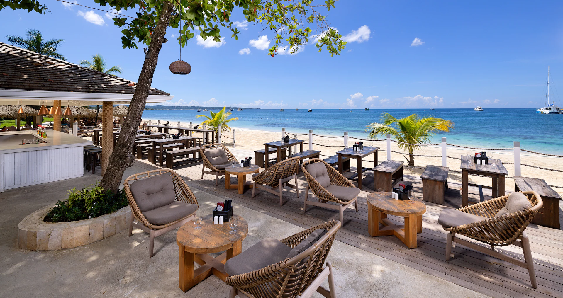 Sandals_Negril_Perla_sitting_b989deda61
