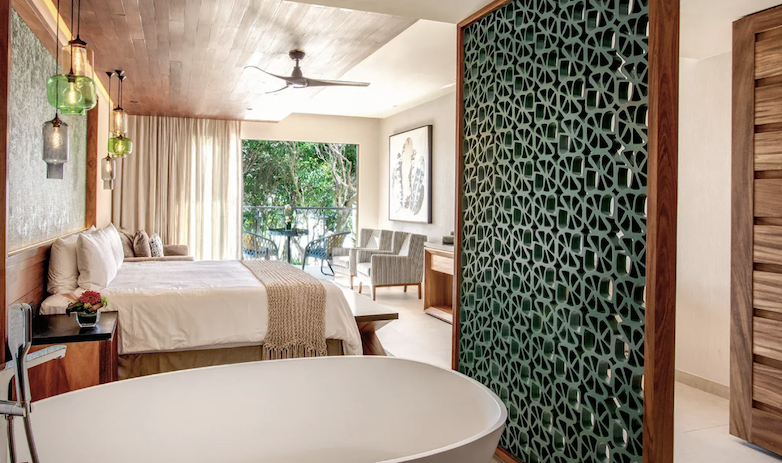 King Suite With Bath Tub