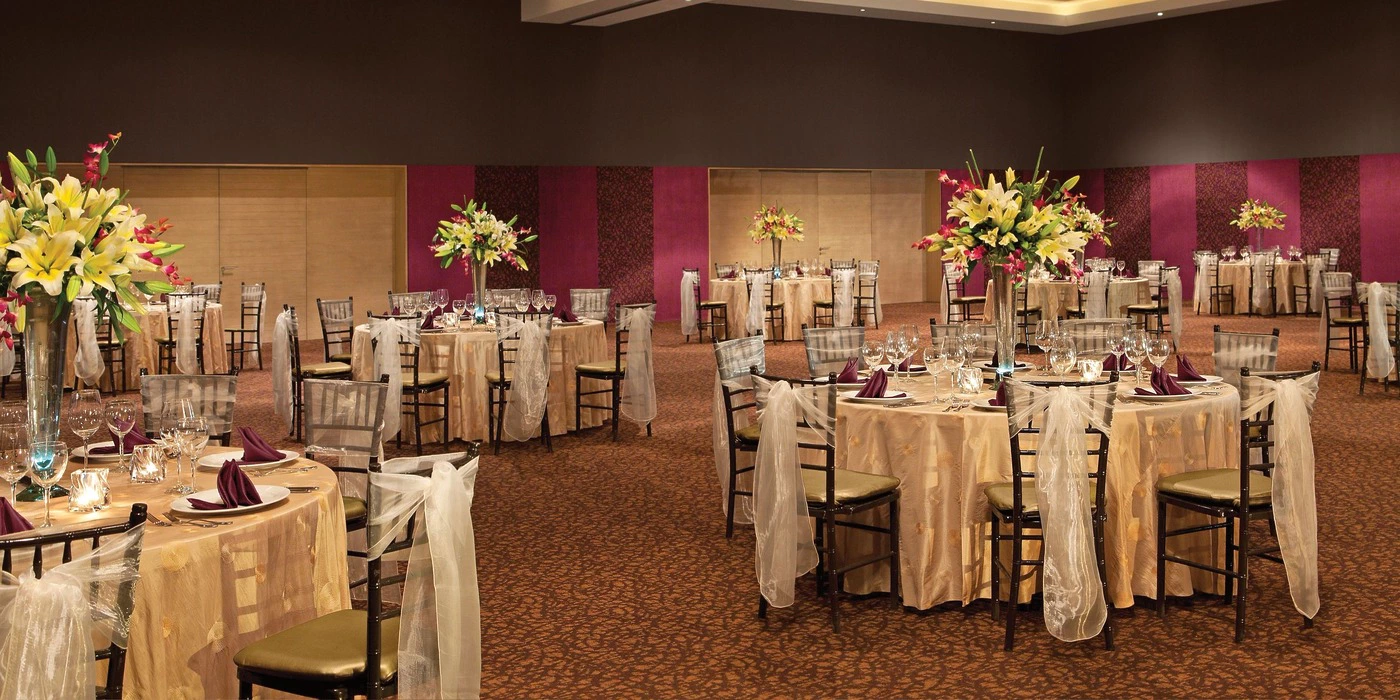 Secrets-Huatulco-Ballroom-1-1400x700.jpg