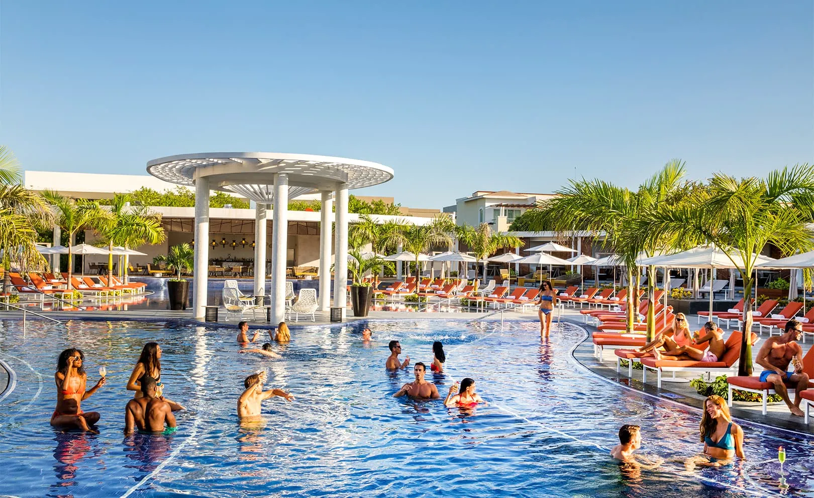 adult-pool-party-moon-palace-the-grand_04f5742c50