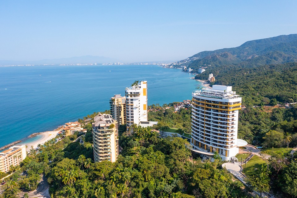 aerial-photo-hotel-mousai-south-puerto-vallarta-w1144h640