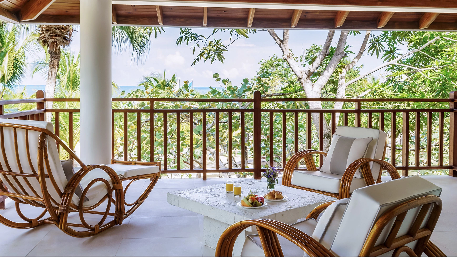 Premier Beachfront Suite