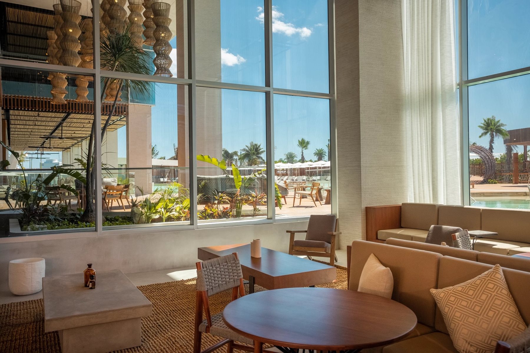 cun-hyatt-vivid-grand-island-lobby-02.jpg
