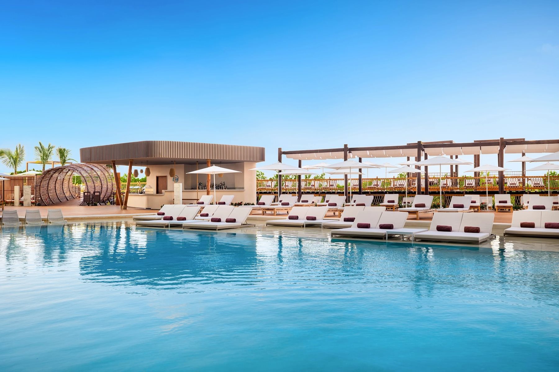 cun-hyatt-vivid-grand-island-pool-02.jpg