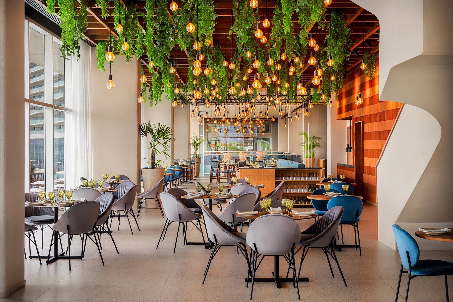 cun-hyatt-vivid-grand-island-resto-aglio-01.jpg