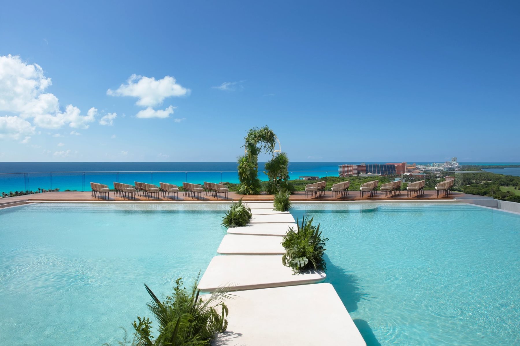 cun-hyatt-vivid-grand-island-wedding-02.jpg