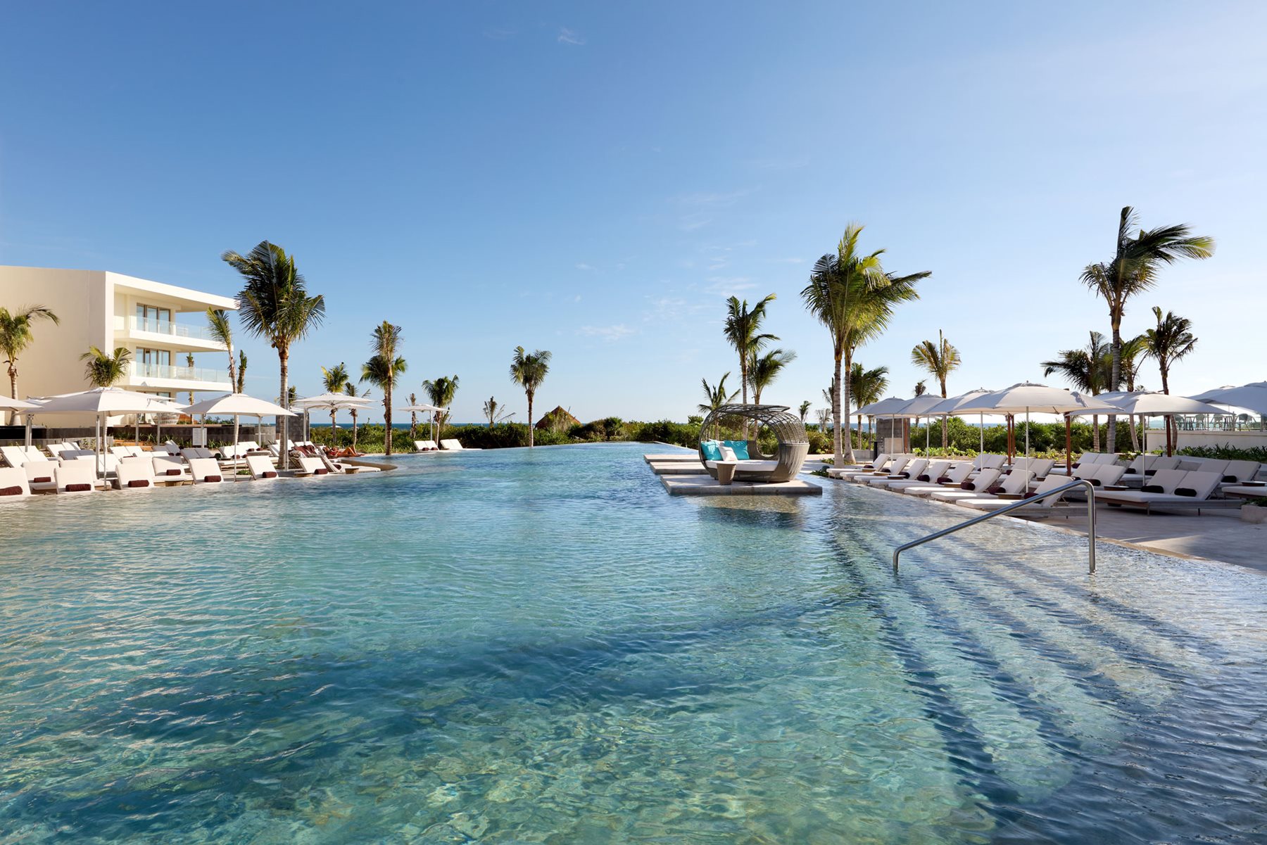 cun-trs-coral-pool-03.jpg