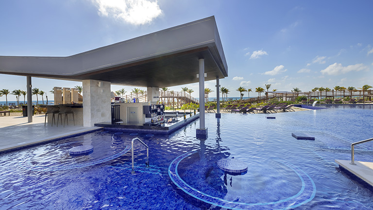 cunas2-pool-bar