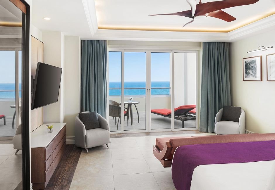 One-Bedroom Grande Luxe Oceanfront Suite