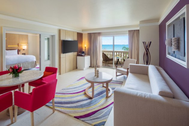 One-Bedroom Oceanfront Butler Suite 