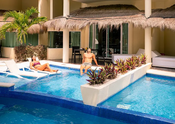 Honeymoon Private Pool Swim-Up Casita