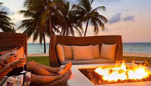 hyatt-ziva-rose-hall_cozy-up-by-the-fire