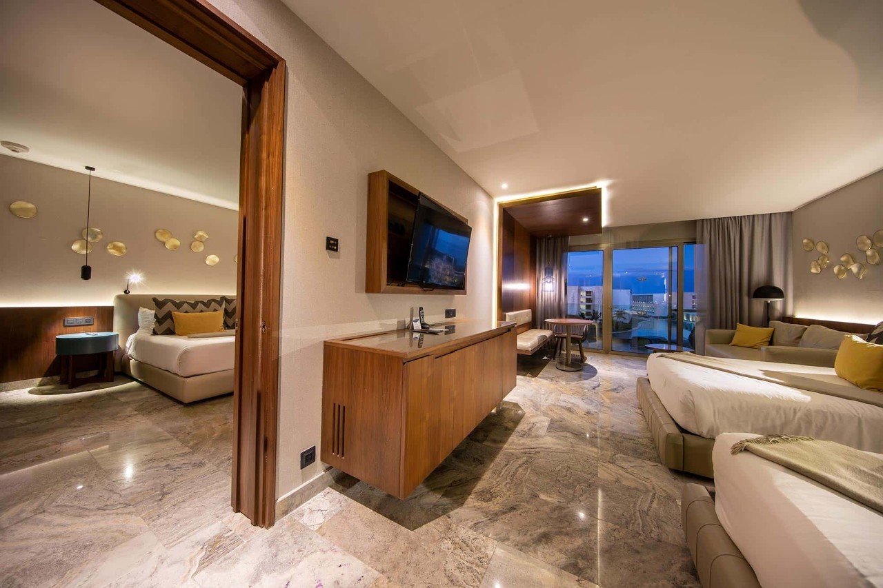 Connecting Suite