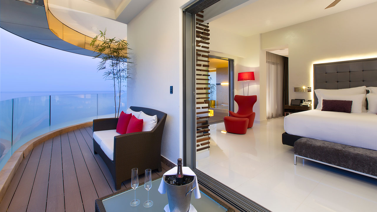Ultra Suite Corner North