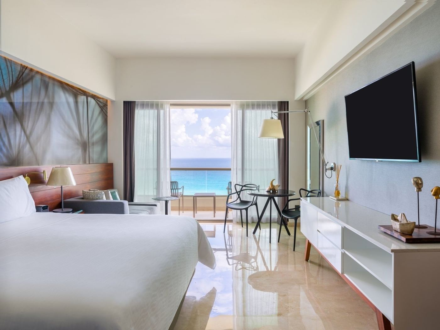 Premium Aqua Club Ocean Front King