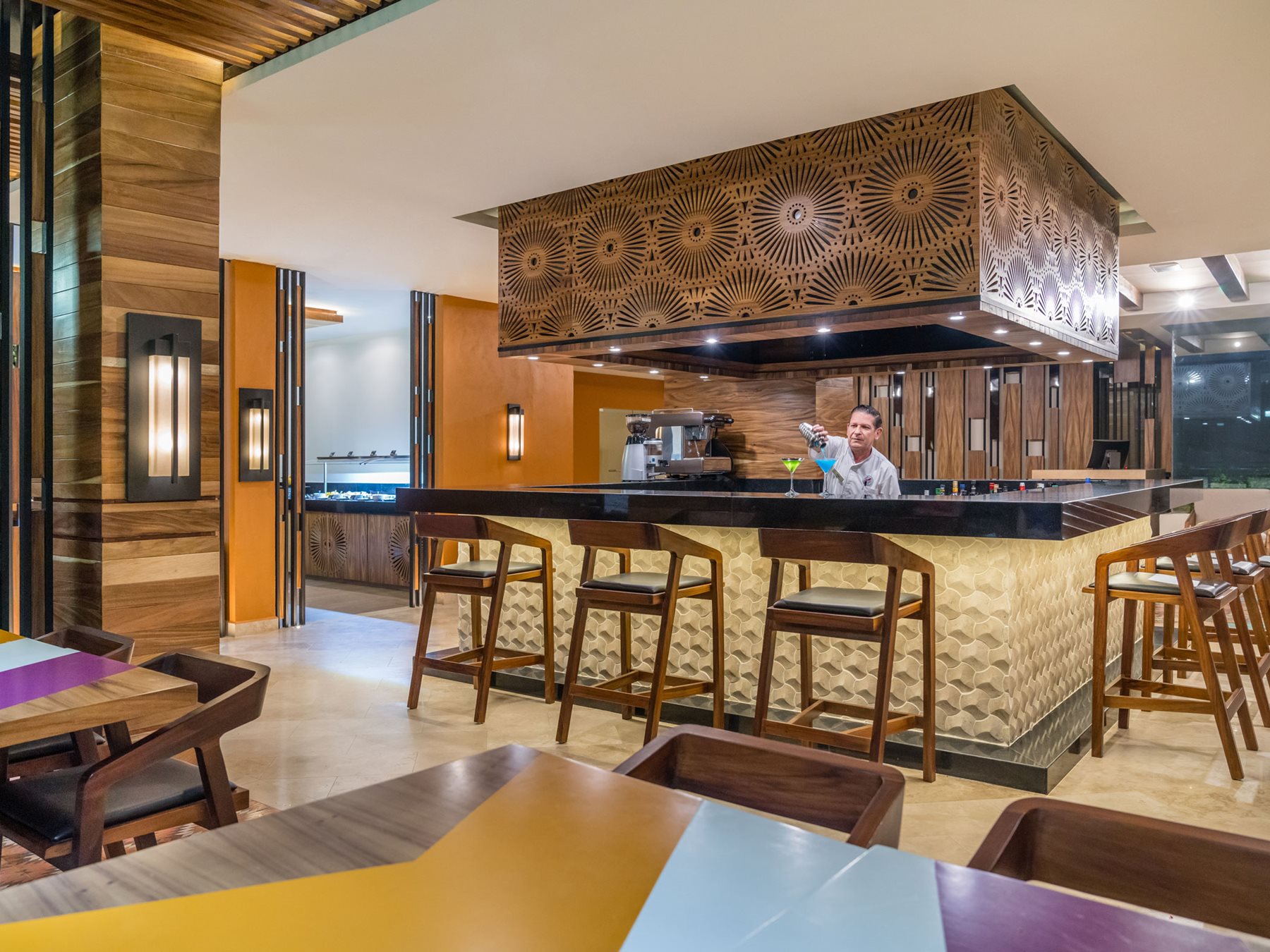 pvr-hyatt-ziva-puerto-vallarta-bar-club-level-01