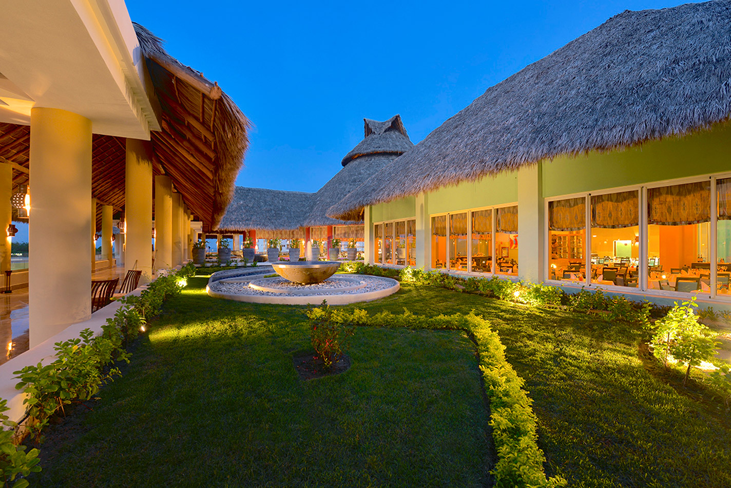 pvr-iberostar-selection-playa-mita-grounds-01