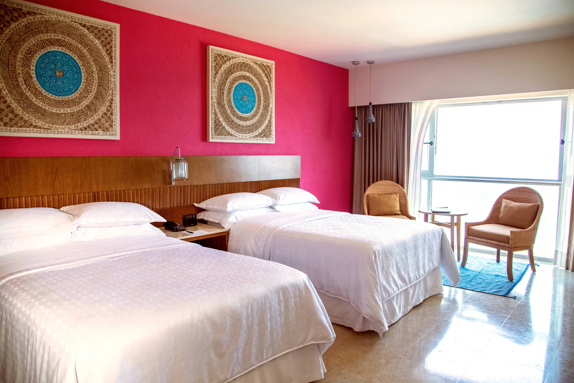 Signature Club Lounge Level Deluxe High Floor