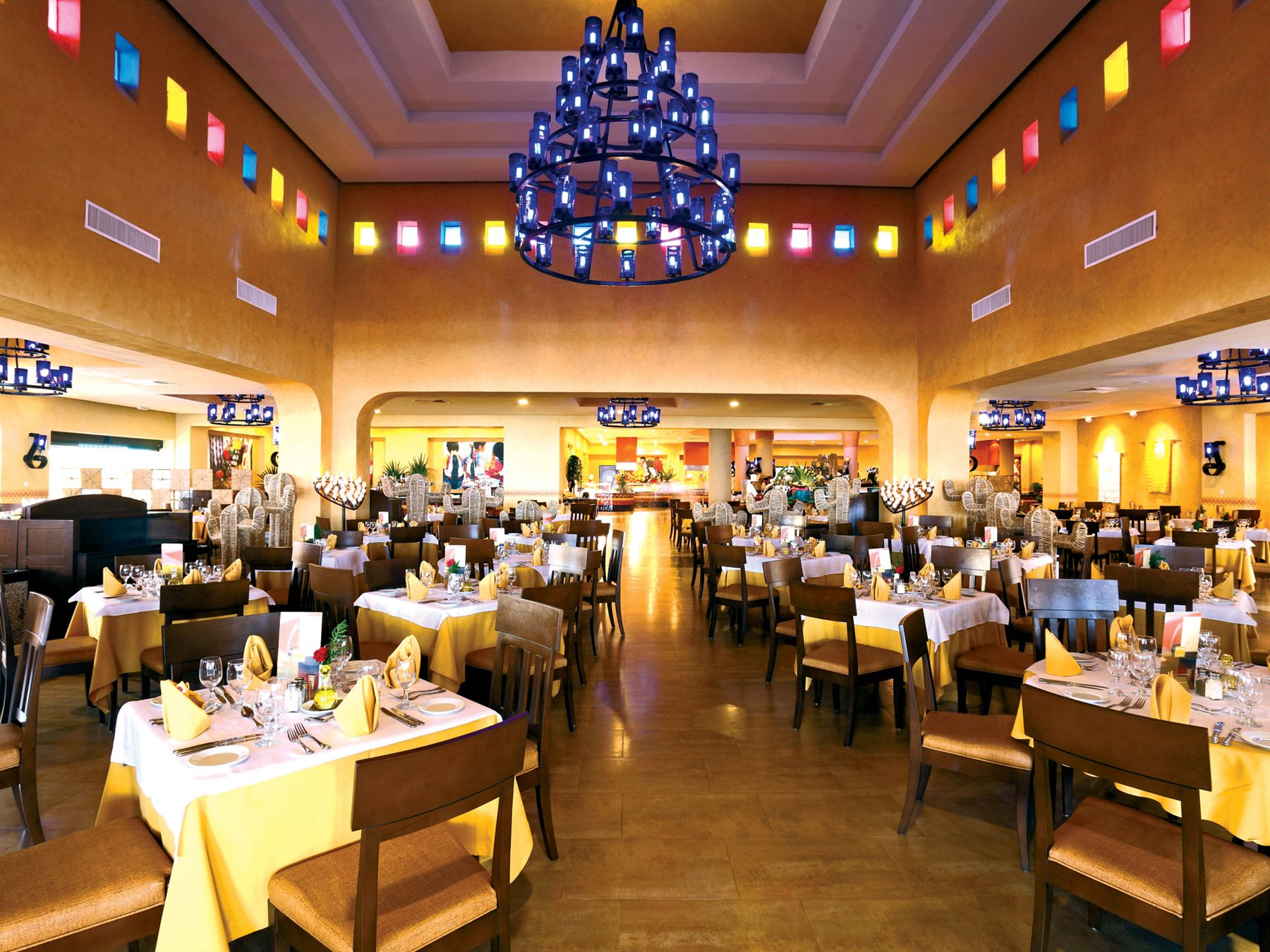 riv-barcelo-maya-palace-resto-hacienda-01.webp