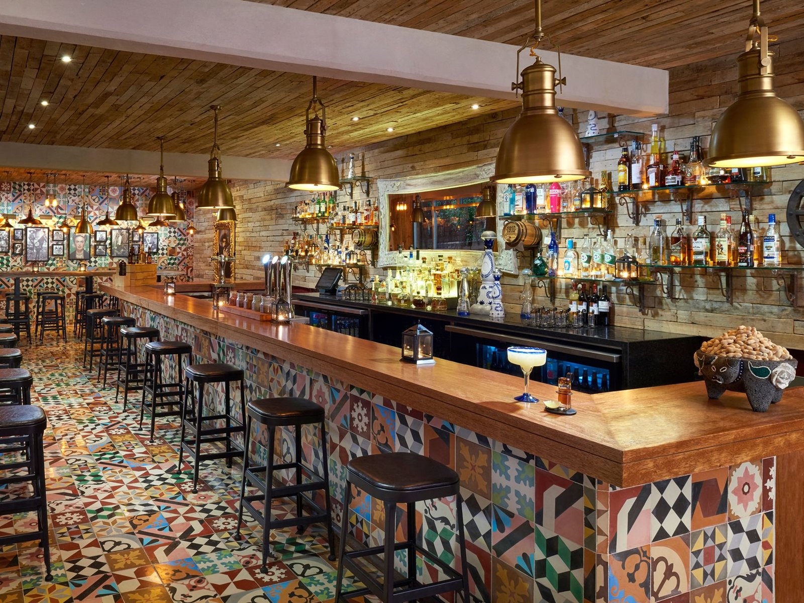 riv-fives-beach-hotel-residence-bar-cantina-01