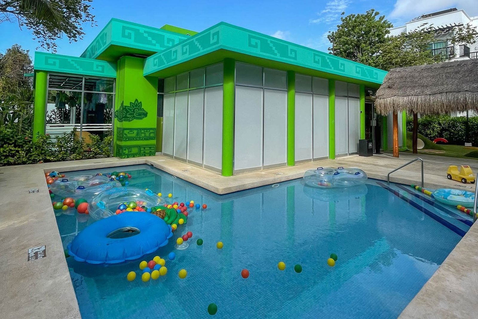 riv-fives-beach-hotel-residence-kids-01