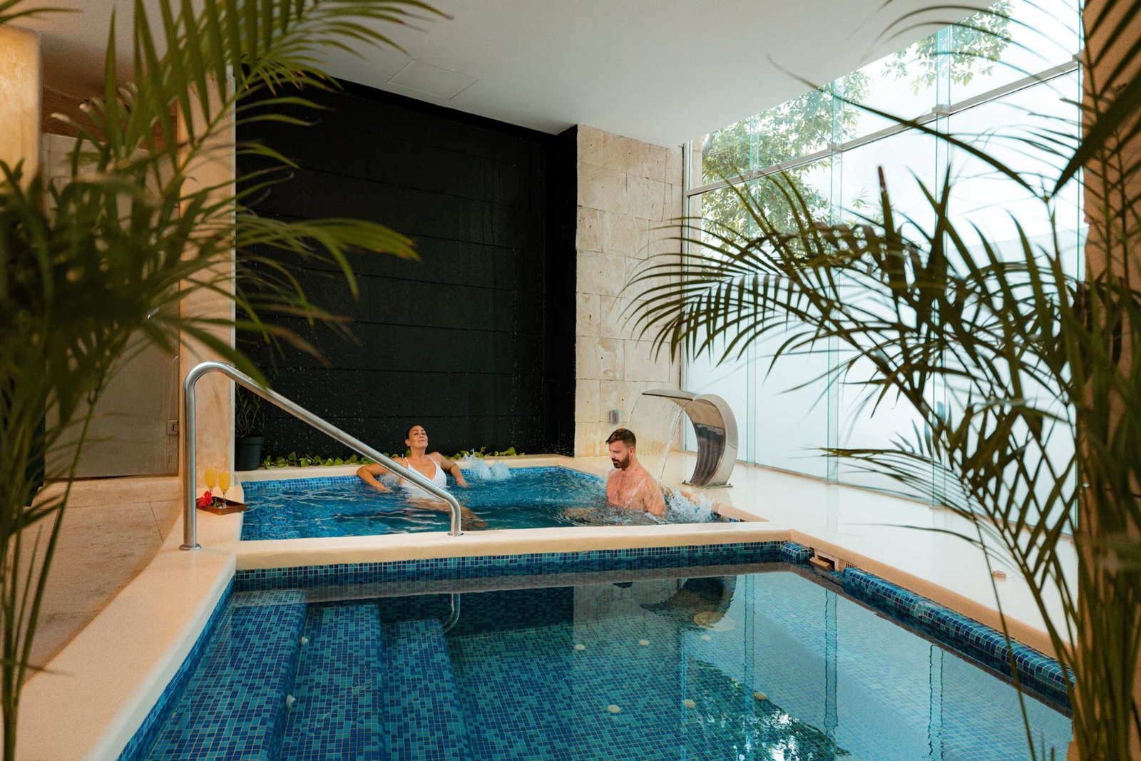 riv-fives-beach-hotel-residence-spa-02
