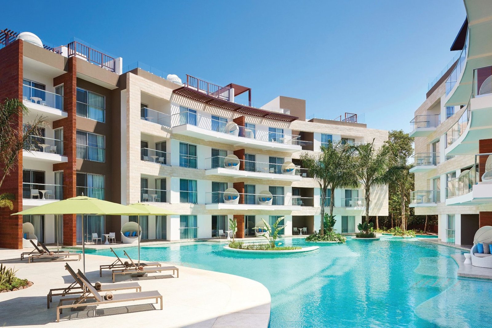 riv-fives-beach-hotel-residence-swup-01