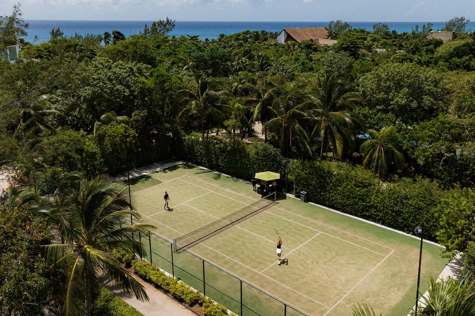 riv-fives-beach-hotel-residence-tennis-01