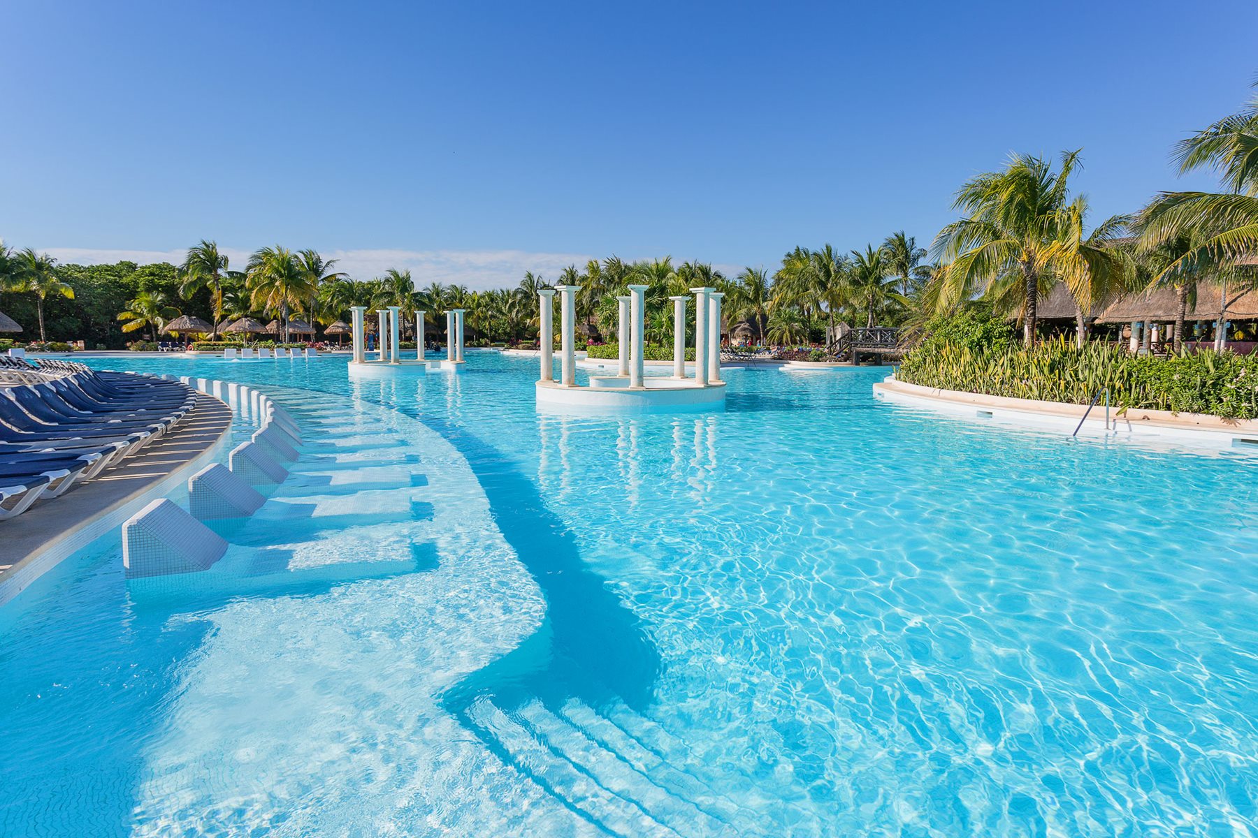 riv-grand-palladium-kantenah-pool-02