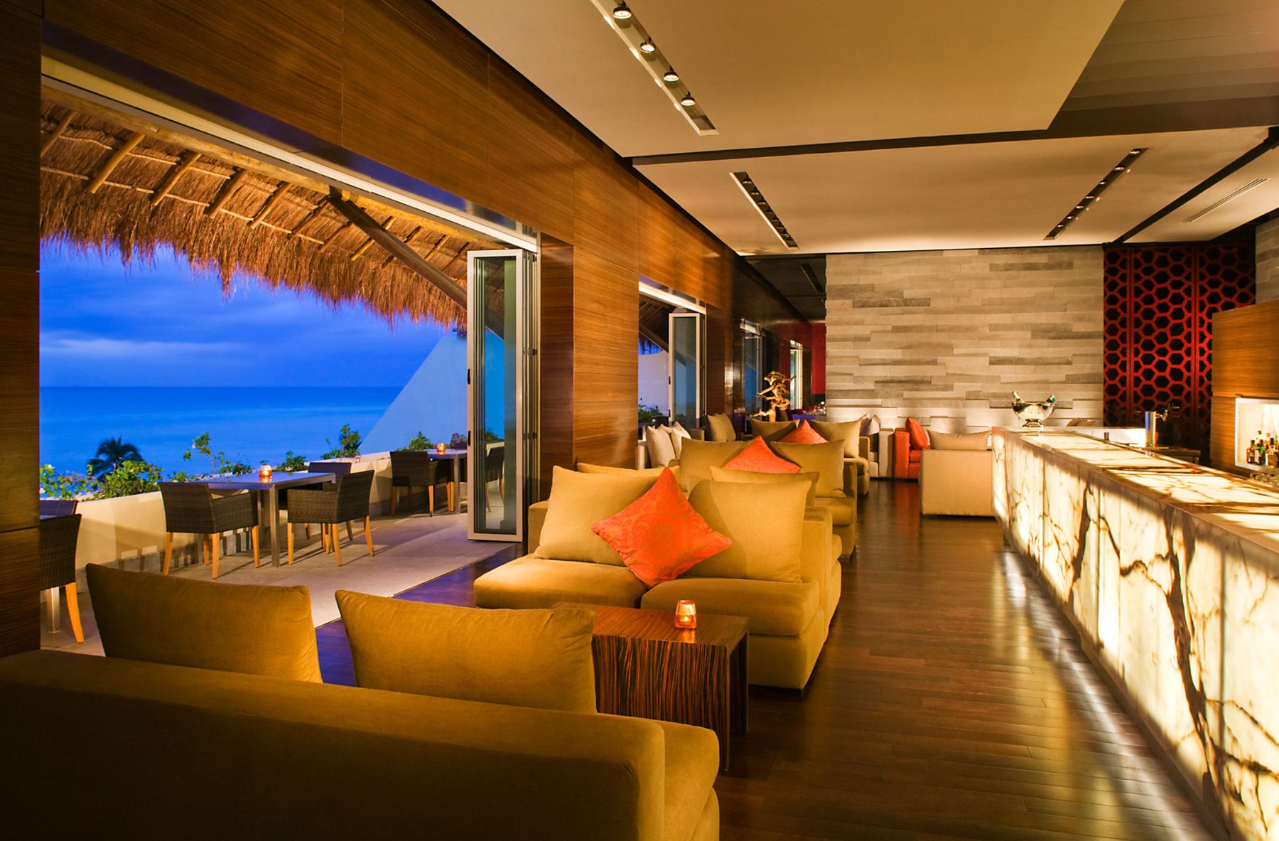 riv-grand-velas-riviera-maya-bar-sky-01