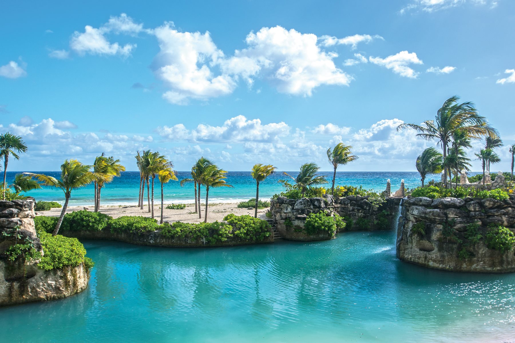 riv-hotel-xcaret-mexico-grounds-03