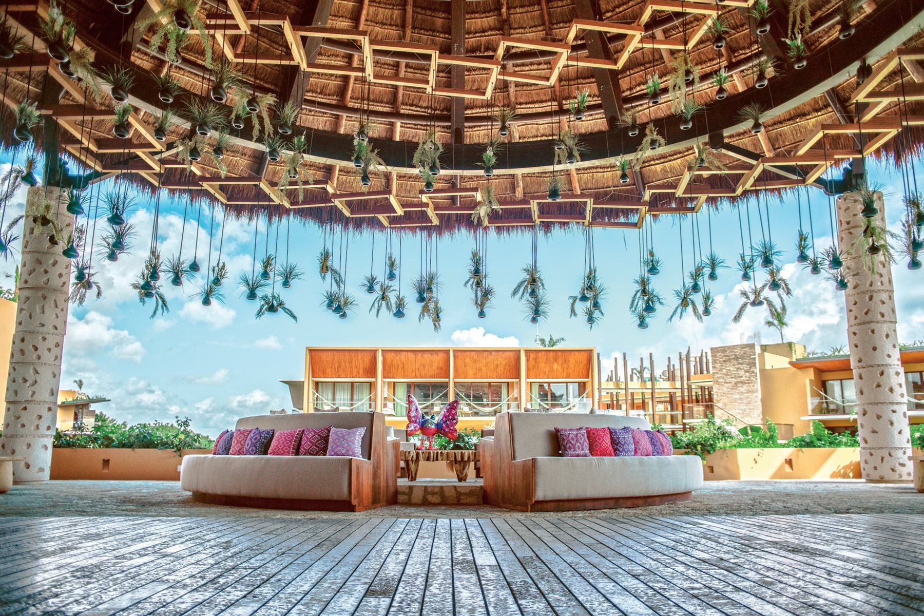 riv-hotel-xcaret-mexico-lounge-01.jpg