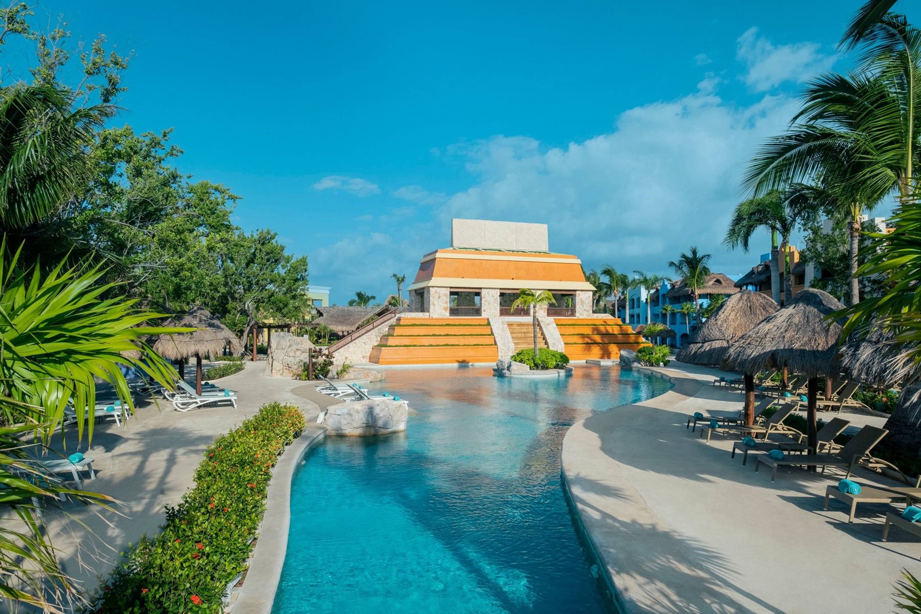riv-iberostar-selection-paraiso-lindo-pool-02.jpg