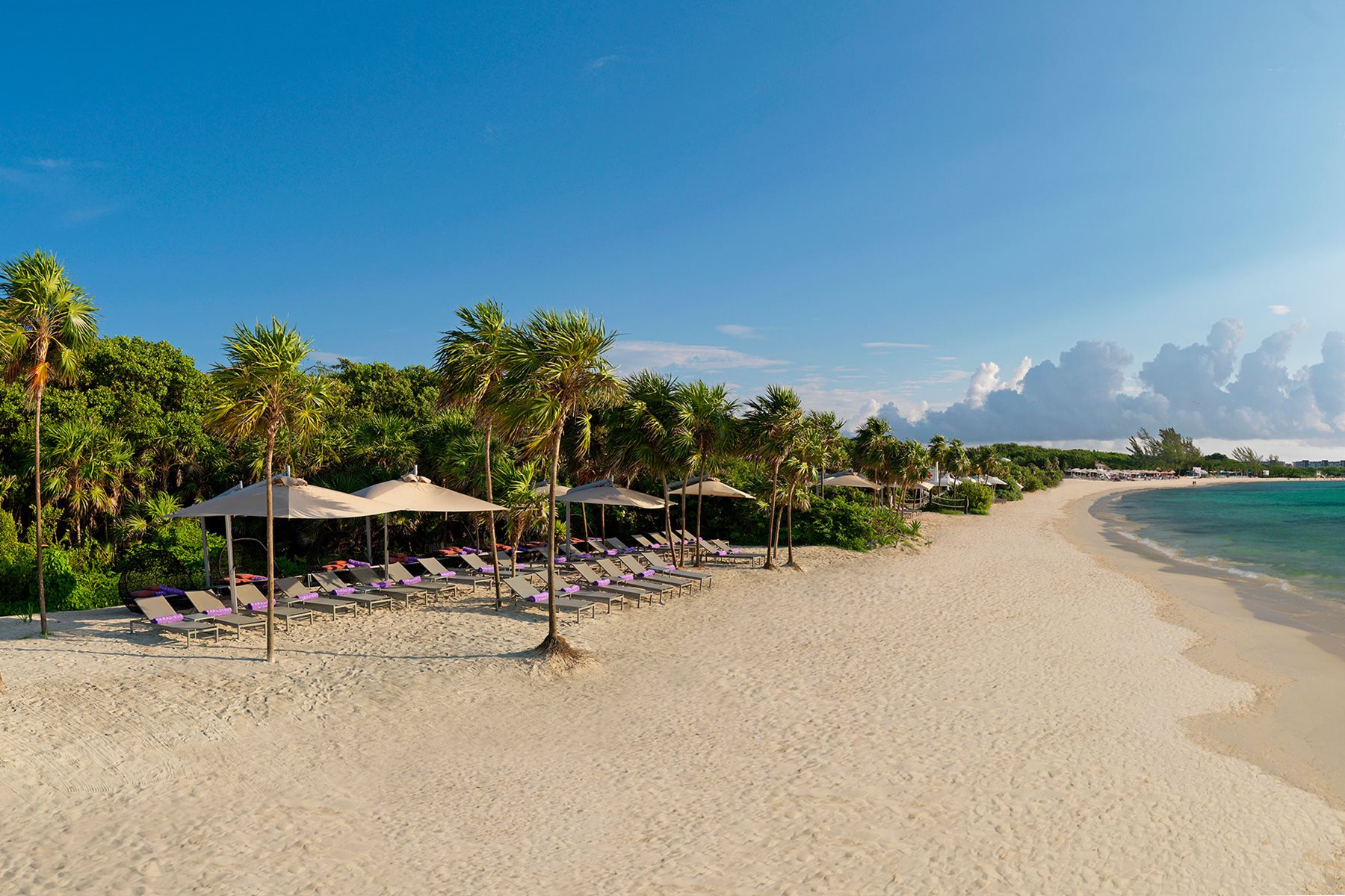 riv-paradisus-playa-del-carmen-beach-01.jpg