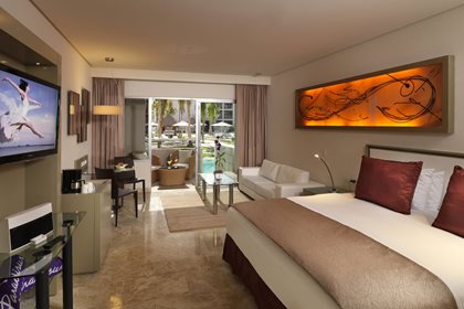 Family Concierge Junior Suite Swim Up