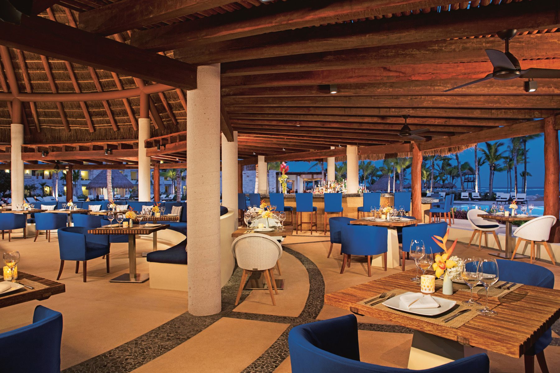 riv-secrets-akumal-resto-seaside-01